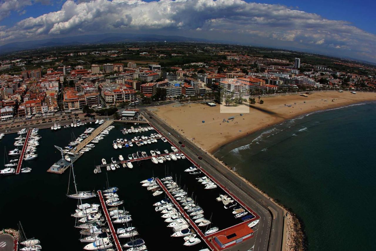 Aquarium - Only Families Lägenhet Cambrils Exteriör bild